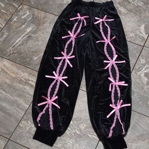 ROMWE Black Velvet Pants with Pink Accents Size Small